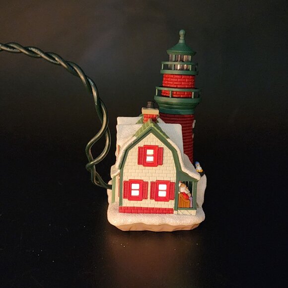 Hallmark Keepsake Lighthouse Greetings Ornament 2008 Magic Series - Picture 7 of 8
